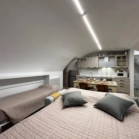 Casa Manzoni - Larihome A84 Apartment