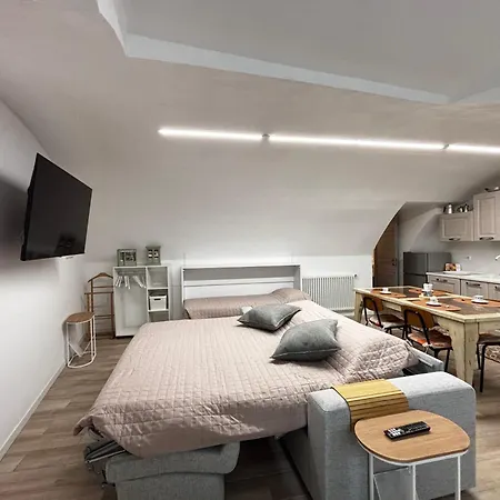 Casa Manzoni - Larihome A84 Апартаменты *
